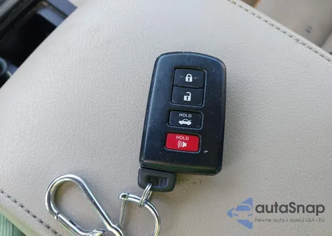 2014 Toyota Camry Hybrid Xle z USA, uszkodzony, nr VIN 4T1BD1FK6EU097647